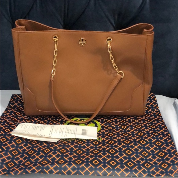 Tory Burch Handbags - Tory Burch Carter tote classic tan